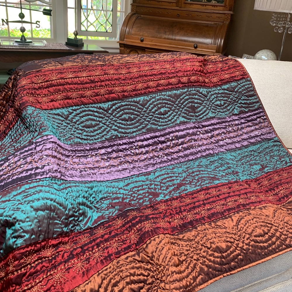 Multi-colored taffeta embroidered quilted throw. Gorgeous NWOT❣️
